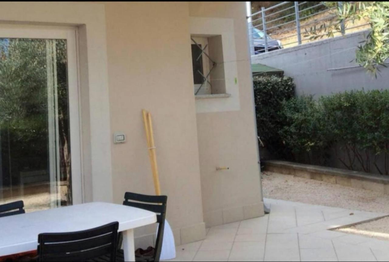 Villetta Federico Climatizzata Con Giardino Privato Viddalba Dış mekan fotoğraf